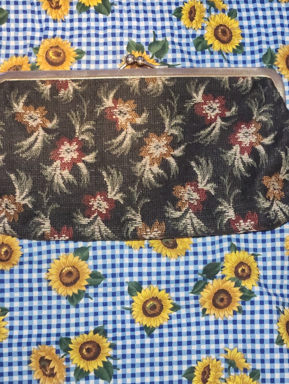 Vintage Floral Tapestry Kisslock Clutch